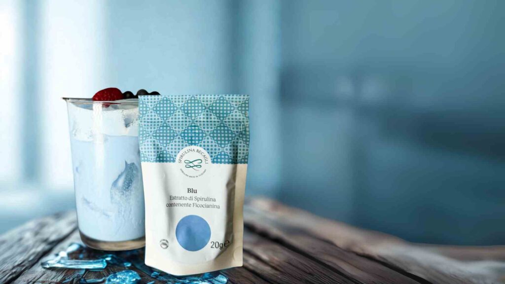 Spirulina Becagli blu nei drink